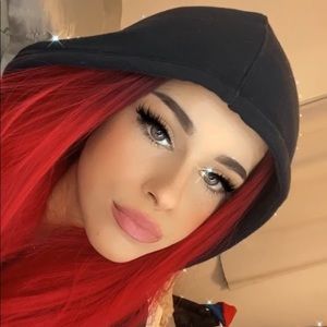 Meet your Posher, Edona